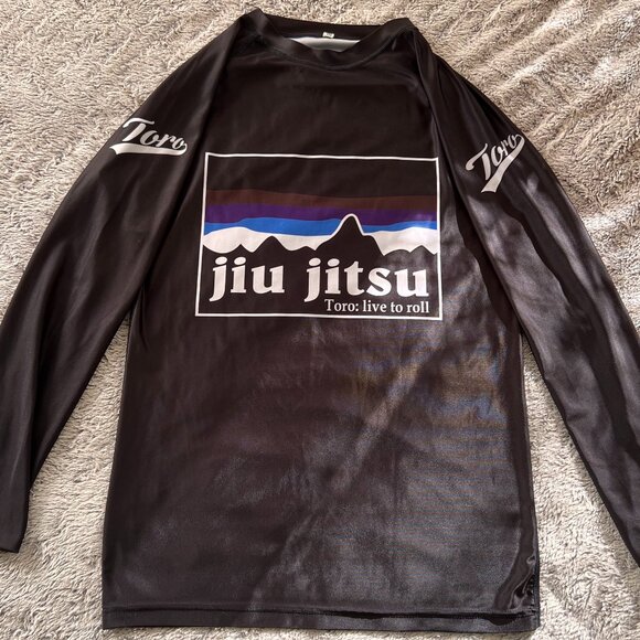 Toro Brazilian Jiu Jitsu Long Sleeve Rash Guard Mens Medium Used only once! - Picture 1 of 5